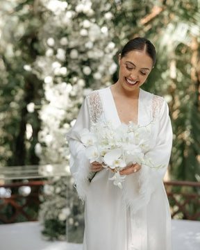 Robe Midi Cetim Lune Blanche em Plumas e Pérola