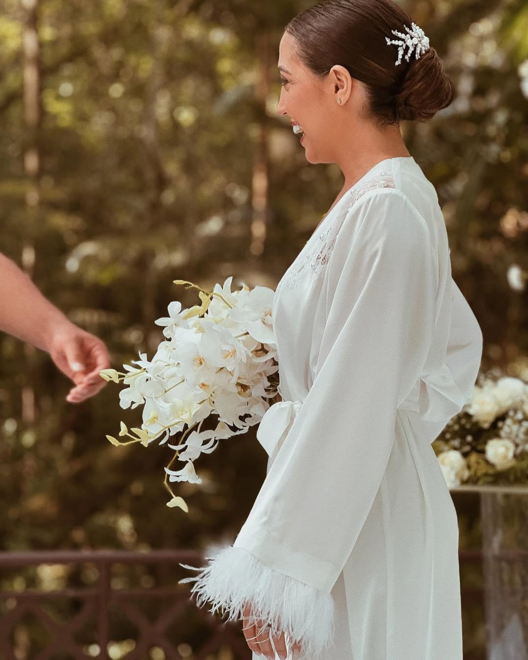 Robe Midi Cetim Lune Blanche em Plumas e Pérola